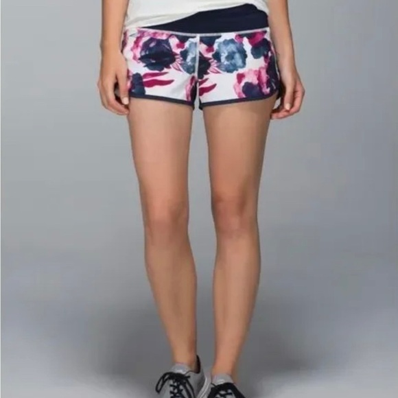 LULULEMON run: speed short *4-way
Stretch inky floral ghost inkwell bumble berry - Picture 4 of 12